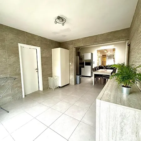 House To Rent In Boom, Belgium Tomorrowland בית נופש